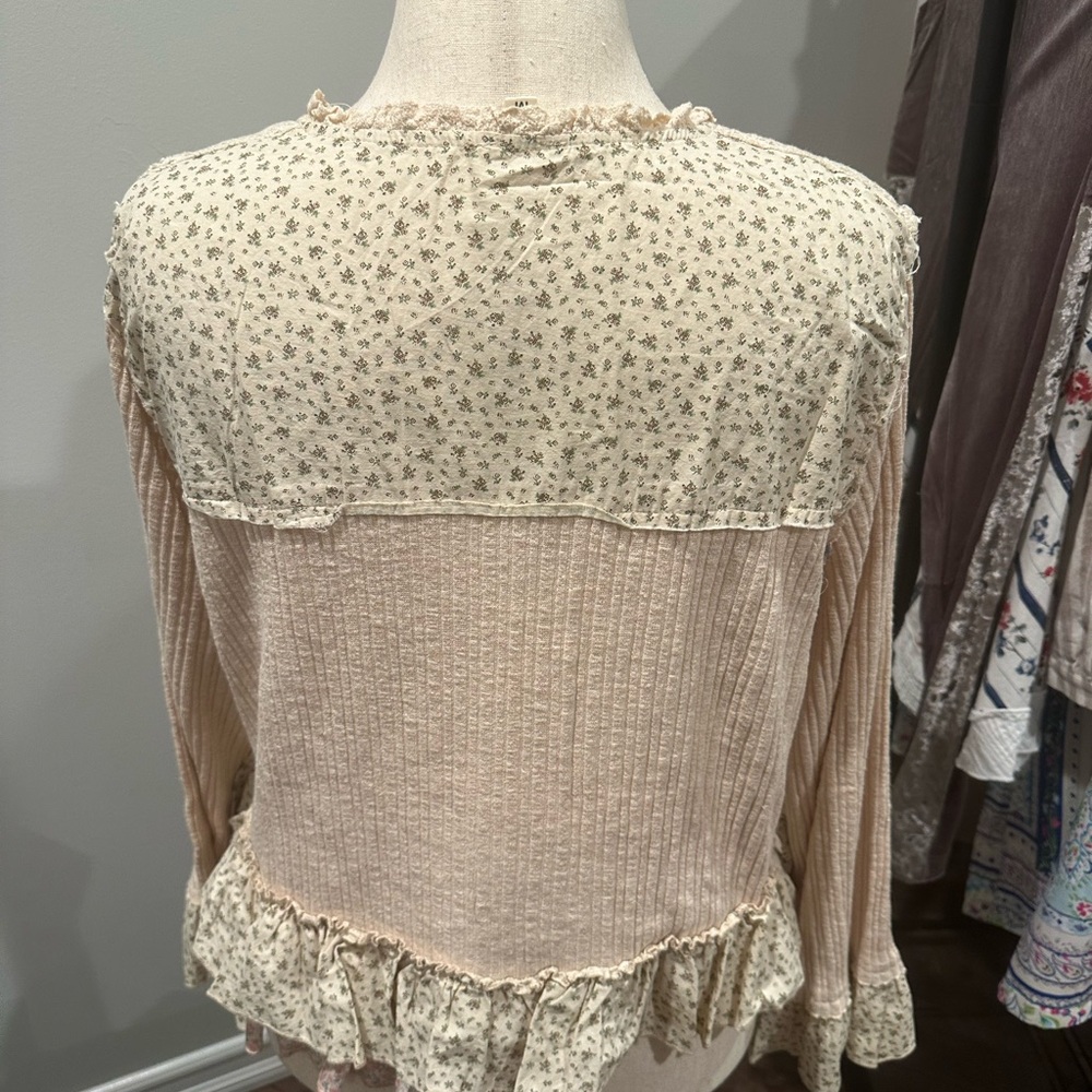 POL Button Floral Ruffle Blouse - Picture 3 of 7